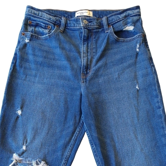 Abercrombie & Fitch The Mom High Rise Distressed Medium Wash Jeans short size - Picture 7 of 10